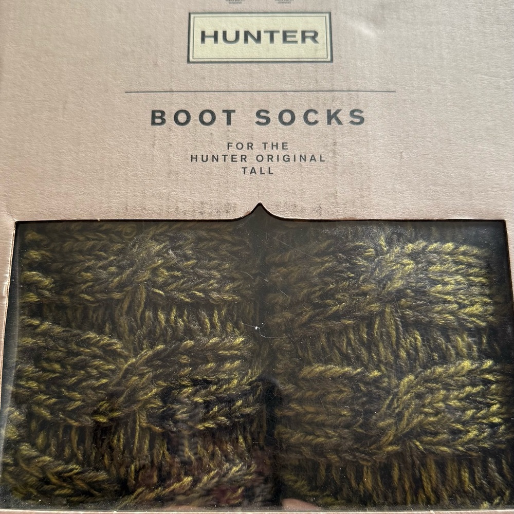 Hunter Women's Cable Knit Boot Socks in Olive and Black Heather